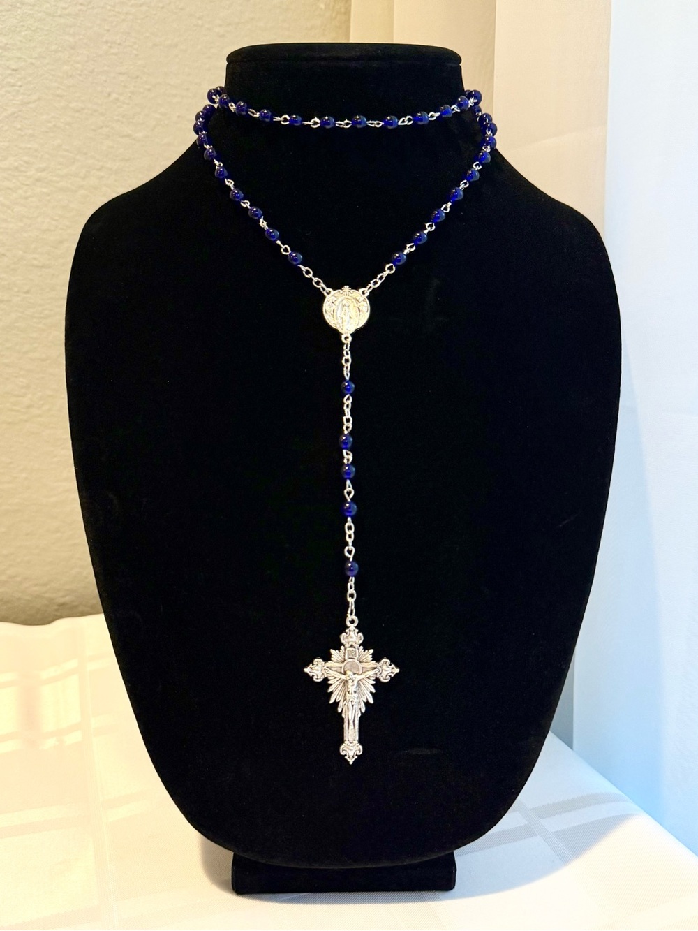 Deep Blue Adoration of the Blessed Virgin Mary Prayer Rosary - Picture 4 of 4